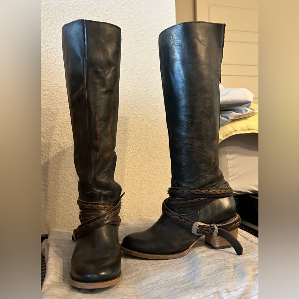 Women’s Freebird Distressed Brown leather boots.